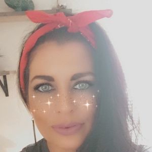 Meet your Posher, Holly